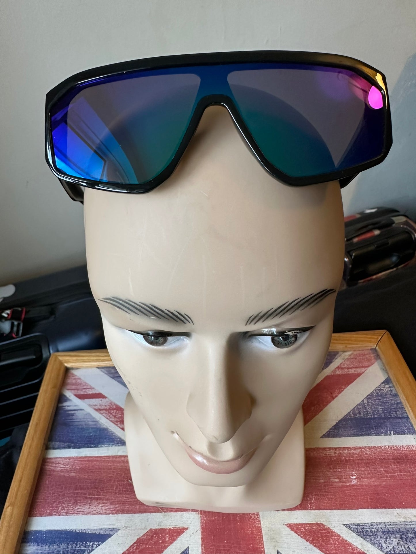 Rayflector VTG1069 Sunglasses Black Frame Blue Mirror Lens UV400 Cat.3 Retro Sport