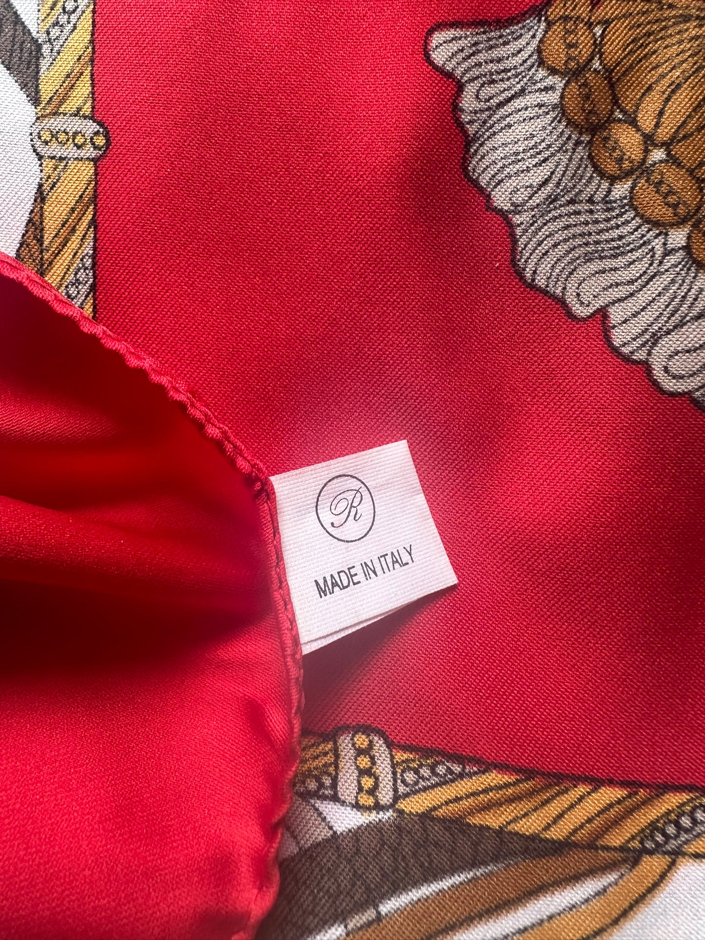 Vintage Tassel & Wheat Scarf – 117x117cm – Made in Italy – 100% Polyester