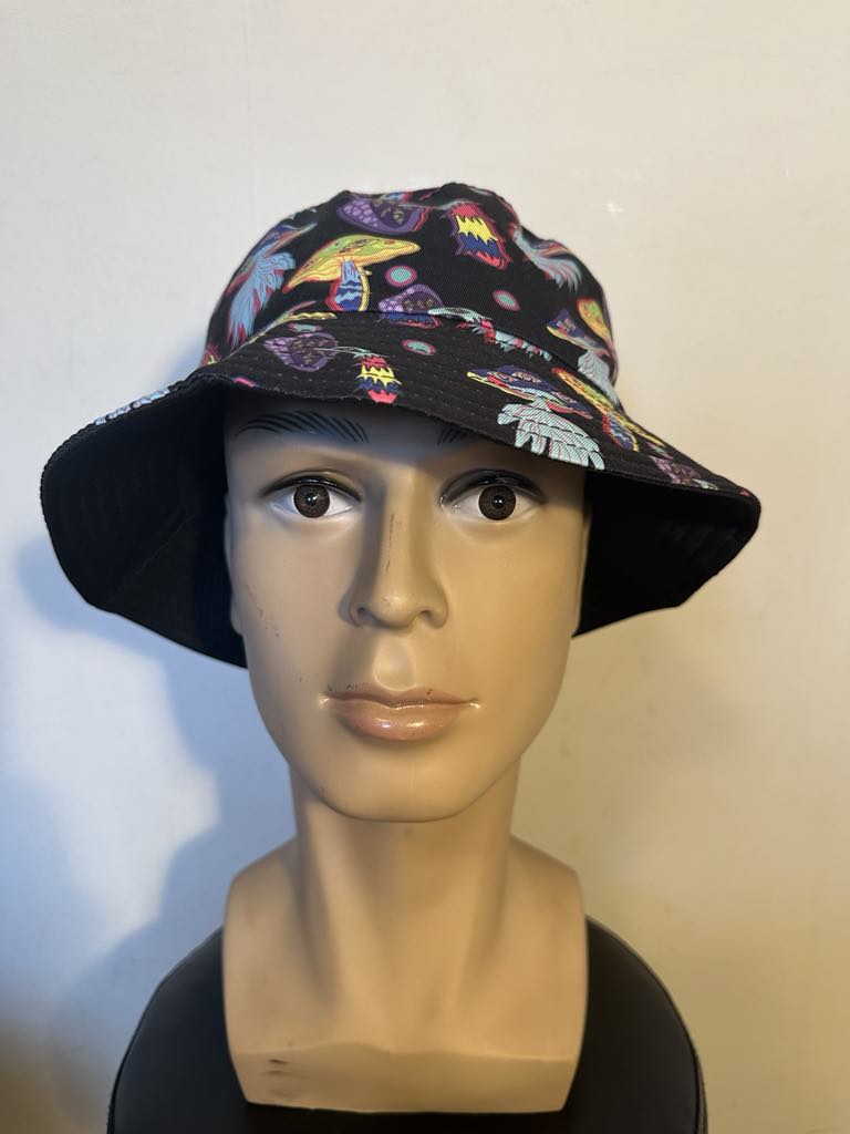 Reversible Psychedelic Bucket Hat – Trippy Mushroom Pattern & Solid Black | Festival Streetwear