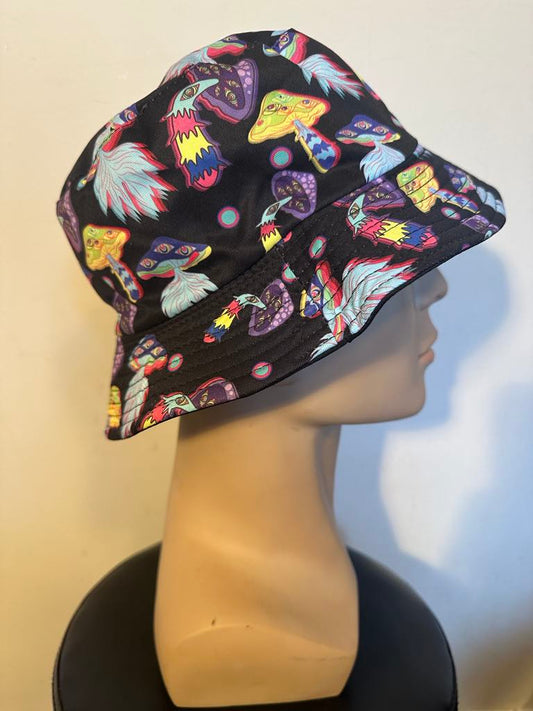 Reversible Psychedelic Bucket Hat – Trippy Mushroom Pattern & Solid Black | Festival Streetwear